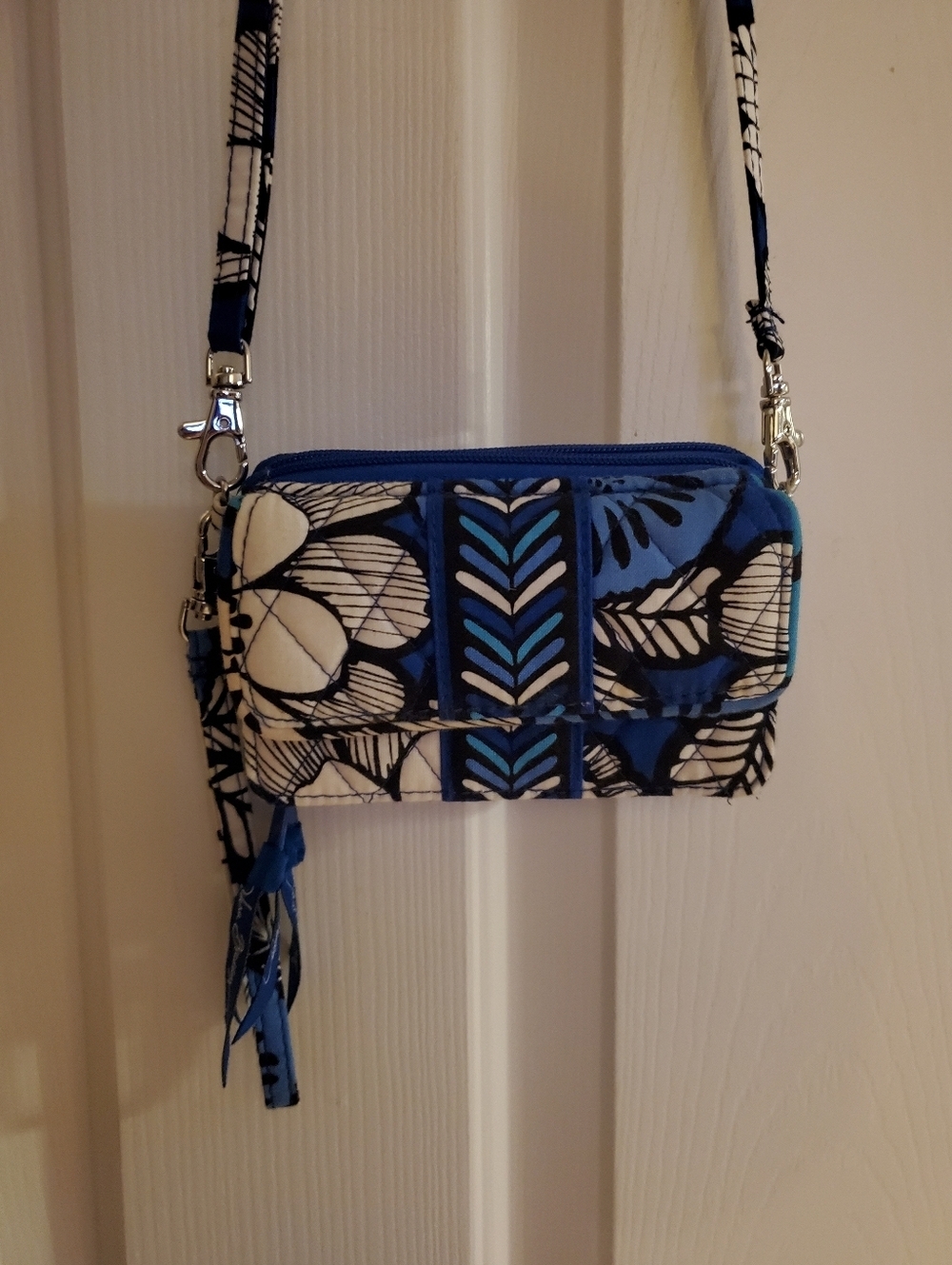 Vera Bradley All In One Crossbody bag in the Blue Bayou pattern NWOT